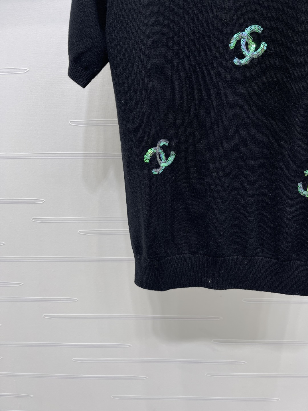Women's short sleeves